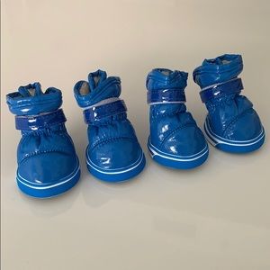 Snow boots for pets